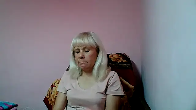 sakura blonde online show from December 2, 2025, 4:03 am