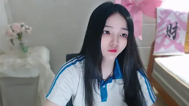 qiqi--- online show from April 23, 2026, 12:29 pm