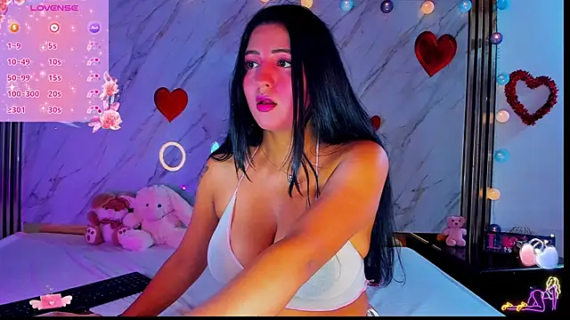 Snapshot of Lana_Parker_01 chatting on June 19, 2026, 3:34 am Lana Parker 01 online show from June 19, 2026, 3:34 am