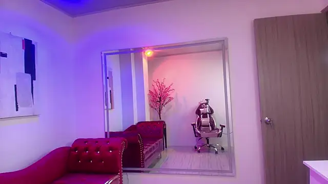 Katiie amber online show from January 7, 2025, 10:19 pm