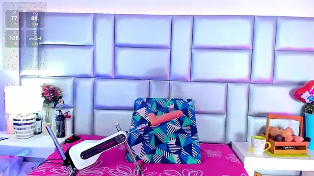 LovelyNickii online show from June 12, 2026, 12:25 pm