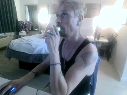 Snapshot of AQuickPhyx chatting on February 3, 2025, 10:00 pm AQuickPhyx online show from February 3, 2025, 10:00 pm