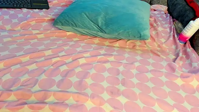 MARIAM COLINS online show from February 8, 2025, 10:39 am