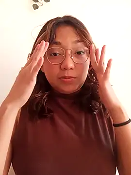 criscrispdv online show from April 11, 2026, 10:57 pm