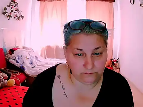 Marryllunax online show from April 16, 2026, 9:21 am