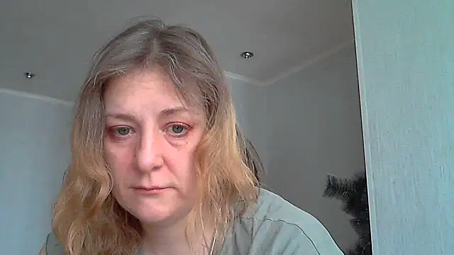 Snapshot of WriterInna44 chatting on February 9, 2025, 10:20 am WriterInna44 online show from February 9, 2025, 10:20 am