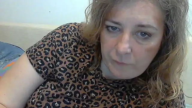Snapshot of WriterInna44 chatting on February 27, 2025, 11:39 am WriterInna44 online show from February 27, 2025, 11:39 am