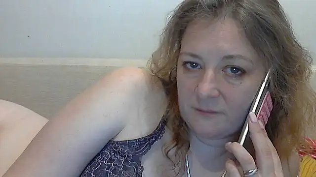 Snapshot of WriterInna44 chatting on February 15, 2025, 12:01 pm WriterInna44 online show from February 15, 2025, 12:01 pm