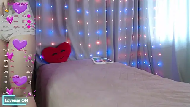 DaddysSluttyGirl2001 online show from July 6, 2026, 6:09 am