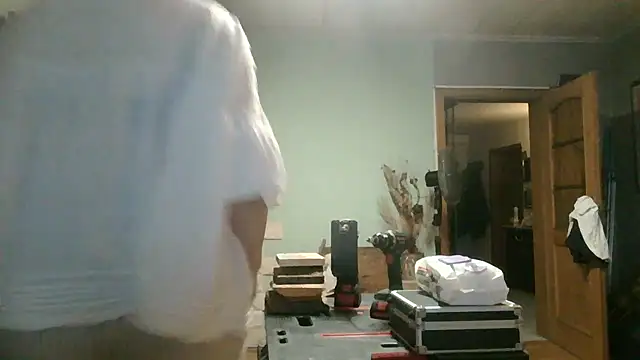 Astrid-Gilbert online show from December 19, 2025, 7:49 pm