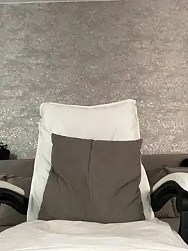 LillySquirtShot online show from April 21, 2026, 11:11 pm