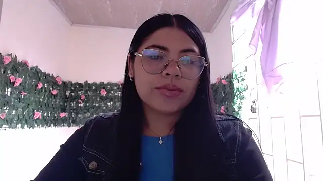 Snapshot of viccky_vick chatting on April 5, 2026, 8:37 pm viccky vick online show from April 5, 2026, 8:37 pm