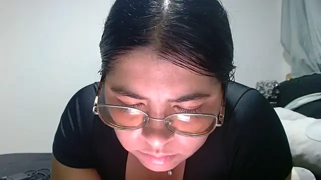 Snapshot of viccky_vick chatting on April 11, 2026, 11:19 pm viccky vick online show from April 11, 2026, 11:19 pm