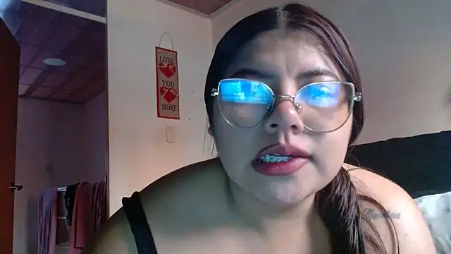 Snapshot of viccky_vick chatting on March 9, 2026, 10:13 pm viccky vick online show from March 9, 2026, 10:13 pm