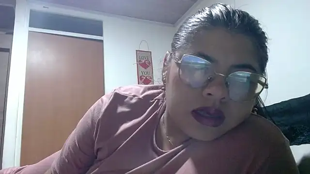 Snapshot of viccky_vick chatting on March 4, 2026, 3:47 am viccky vick online show from March 4, 2026, 3:47 am