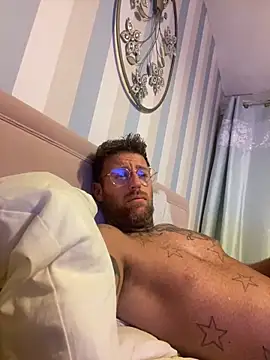 Jamesdeanmcqueen online show from February 5, 2025, 11:17 pm