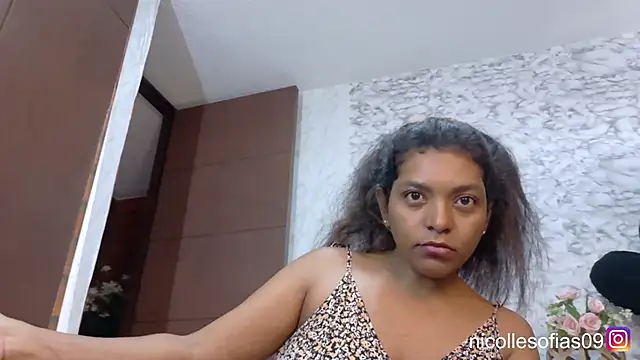 nicollesofia2 online show from June 7, 2026, 5:29 pm