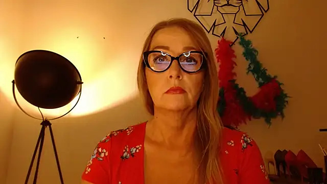leaxSTAR online show from July 6, 2026, 1:51 pm