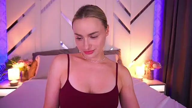 LindsieGreyy online show from June 30, 2026, 1:00 pm