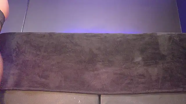 MariamLaraa online show from October 16, 2025, 2:42 am