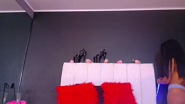 MariamLaraa online show from November 7, 2025, 3:11 am