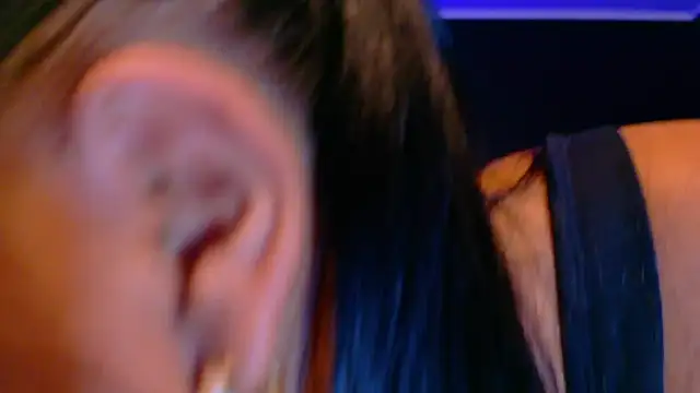 MariamLaraa online show from October 23, 2025, 3:27 am