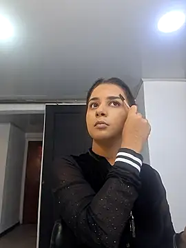 MariamLaraa online show from October 26, 2025, 12:44 am