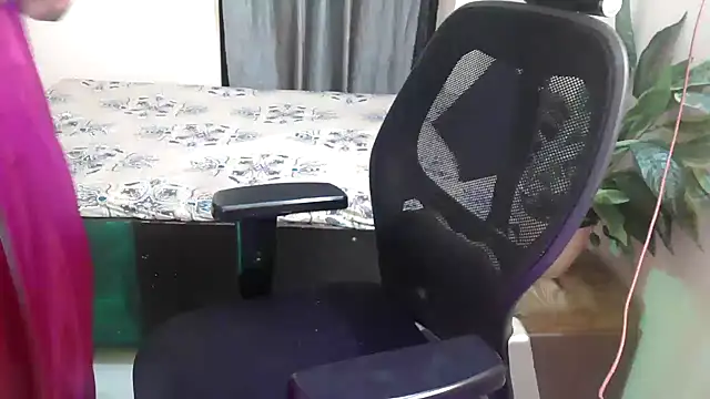 megancatluna online show from March 31, 2026, 5:09 am