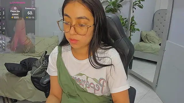 lucelly 15 online show from March 9, 2026, 11:58 am