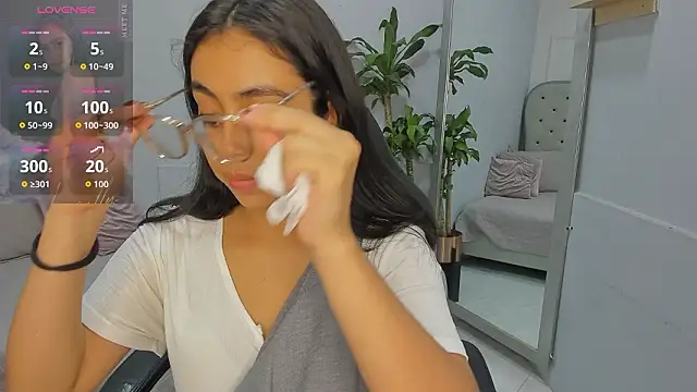 lucelly 15 online show from March 2, 2026, 11:50 am