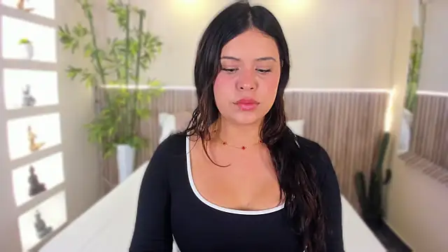 GeorginaReyes online show from June 21, 2026, 12:11 pm