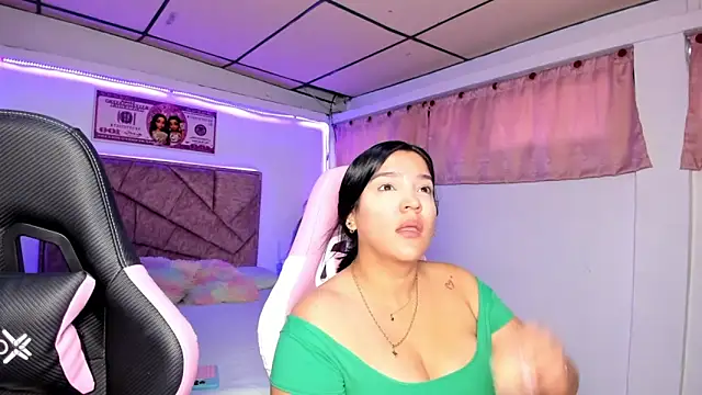 Snapshot of Cristal_Smith20 chatting on June 19, 2026, 11:38 am Cristal Smith20 online show from June 19, 2026, 11:38 am