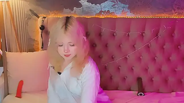 EmilyAngells online show from July 3, 2026, 6:09 am