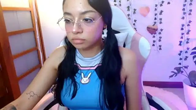 hellokitty  valery online show from June 12, 2026, 1:58 am