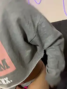 Dirty-Bunnyyy online show from June 8, 2026, 3:18 am