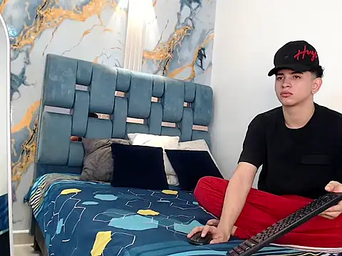 KING OFF BOYS online show from December 19, 2025, 1:46 pm