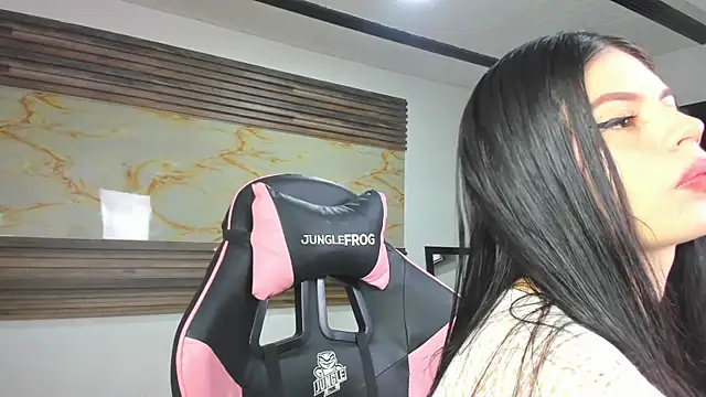 Cloe roouse online show from December 4, 2025, 9:03 pm