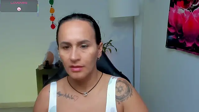 Sara Charmy online show from May 25, 2026, 11:20 am
