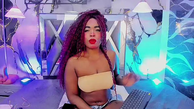 CandyMartinez  online show from June 15, 2026, 7:02 pm