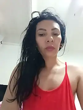 DaphneRosses online show from June 17, 2026, 1:43 pm