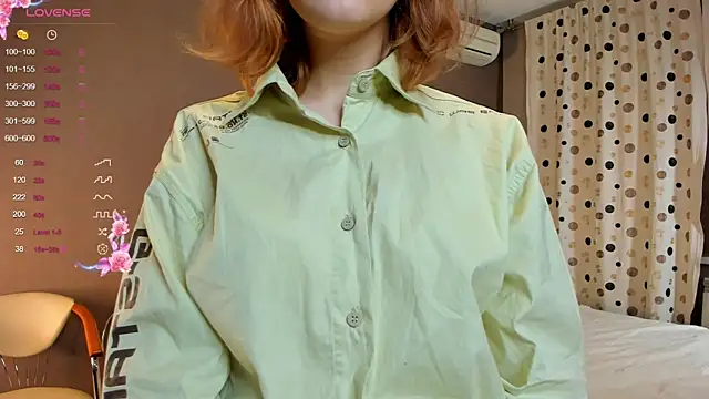 Snapshot of EsmeDecoursey chatting on March 19, 2025, 3:08 pm EsmeDecoursey online show from March 19, 2025, 3:08 pm