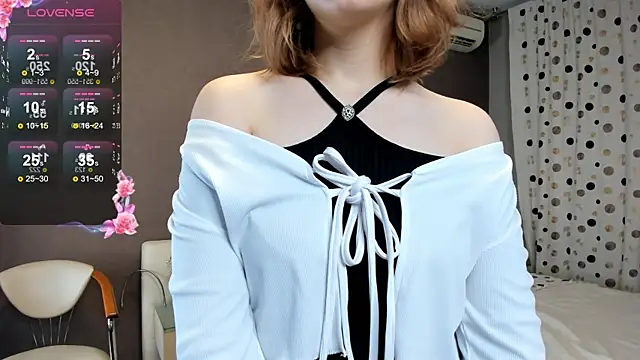 Snapshot of EsmeDecoursey chatting on March 21, 2025, 7:02 pm EsmeDecoursey online show from March 21, 2025, 7:02 pm