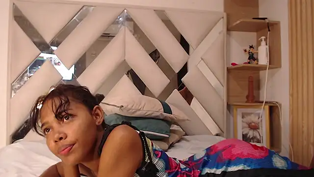 willow smitt online show from June 7, 2026, 2:44 pm