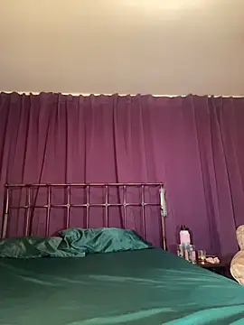 SusieandLacey online show from February 2, 2026, 2:43 am