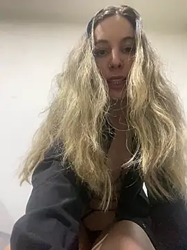CosmiccAlai online show from March 17, 2026, 2:25 am