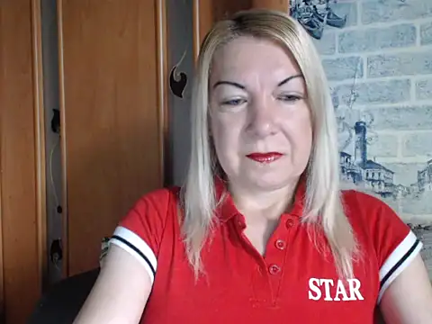 Lillia Ray online show from June 15, 2026, 6:02 am