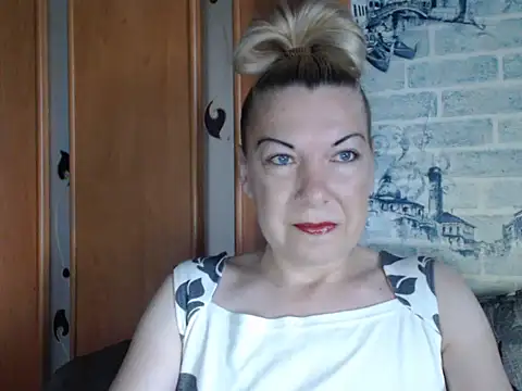 Lillia Ray online show from June 19, 2026, 6:41 am