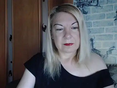 Lillia Ray online show from June 14, 2026, 7:20 am
