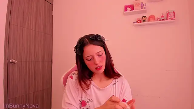 ImBunnyNova online show from June 16, 2026, 4:29 pm