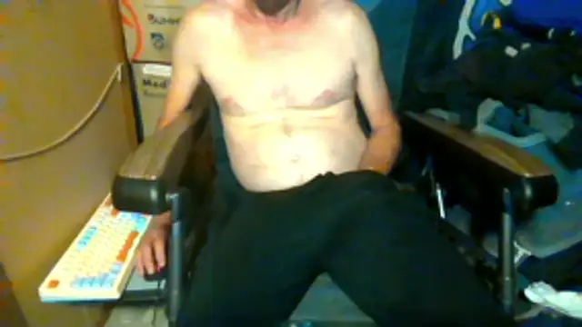 Lovyourpuss online show from June 14, 2026, 1:02 am